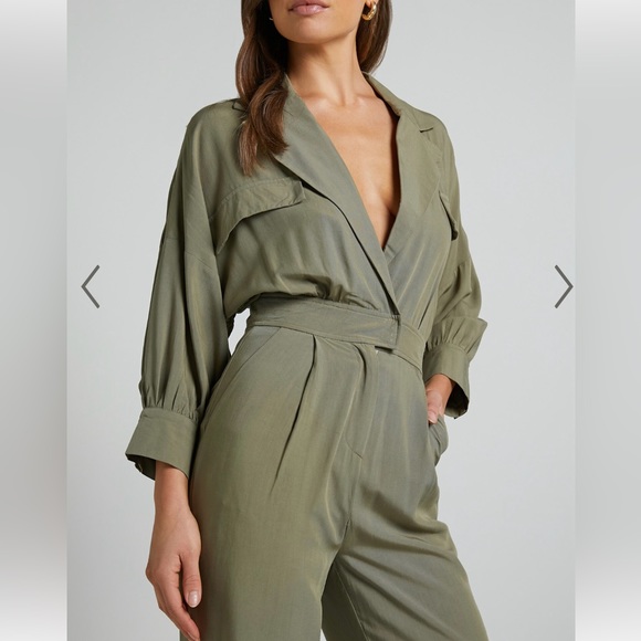 Showpo Ayelin Jumpsuit - Picture 2 of 3